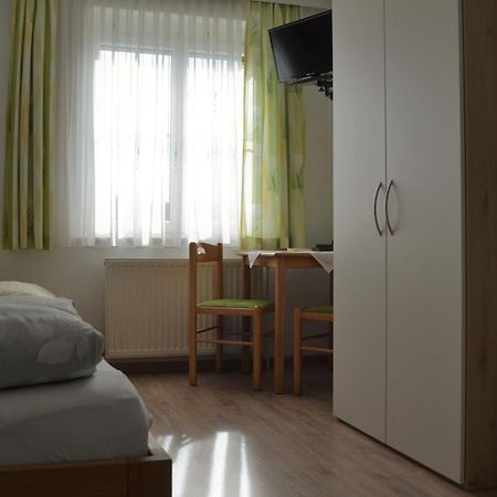 Fruehstueckspension Sterr Strebersdorf Luaran gambar