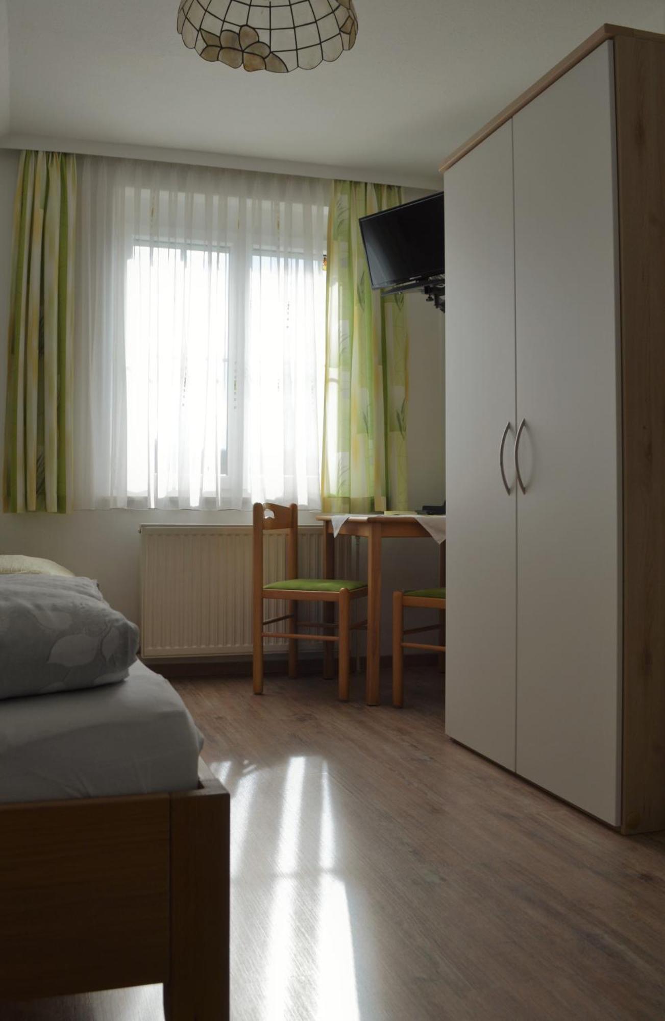 Fruehstueckspension Sterr Strebersdorf Luaran gambar