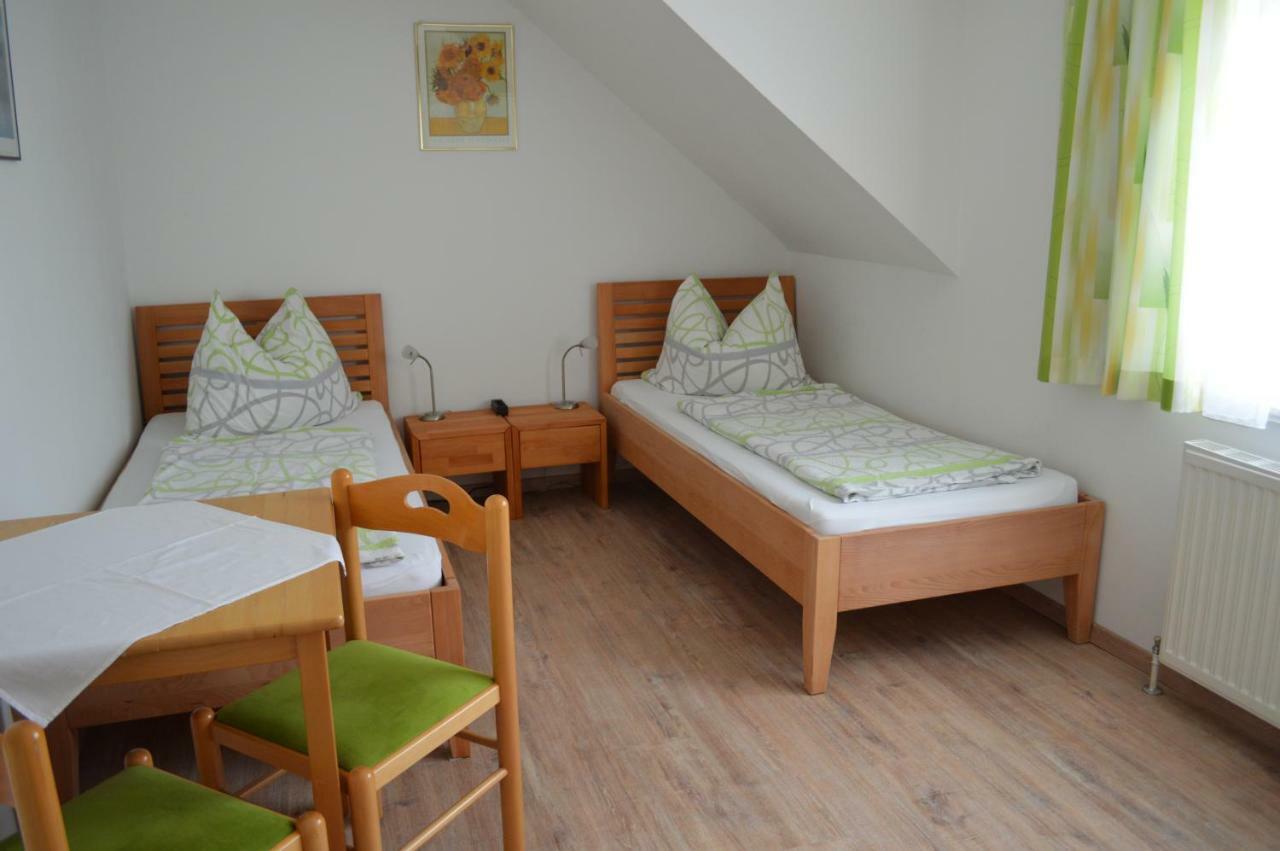 Fruehstueckspension Sterr Strebersdorf Luaran gambar