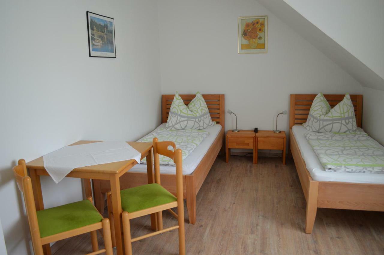 Fruehstueckspension Sterr Strebersdorf Luaran gambar